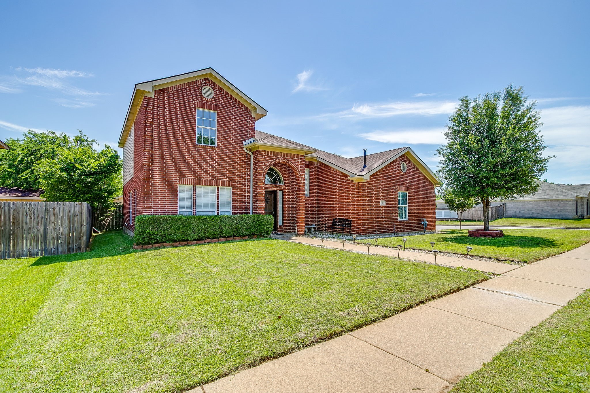 5711 Homestead Road Arlington TX 76017