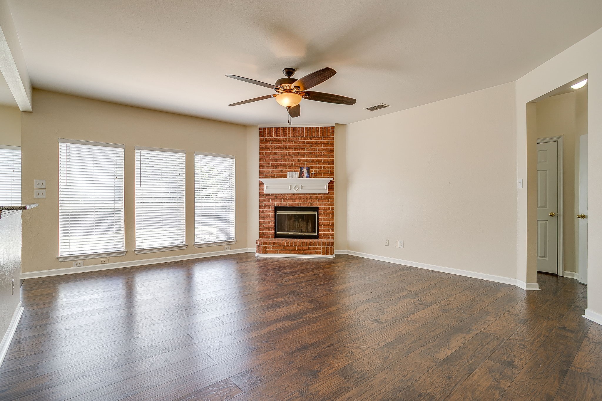 5711 Homestead Road Arlington TX 76017