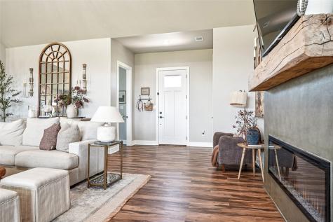 210 Lakecrest Drive Muenster TX 76252