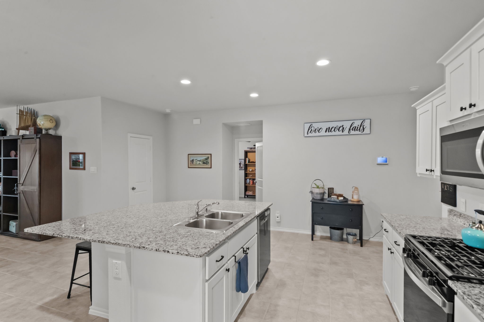 729 Emmons Creek Street Justin TX 76247
