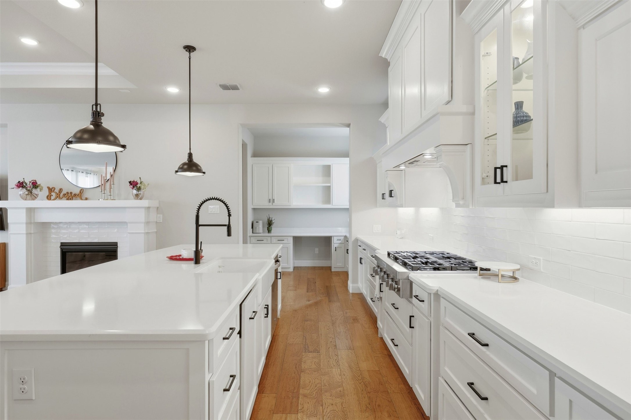 1910 Green Jasper Place Arlington TX 76005