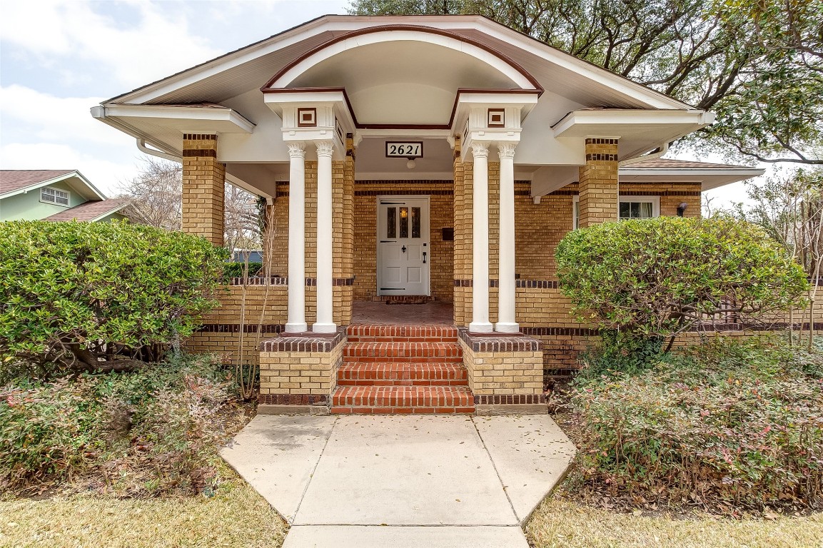 2621 5th Avenue Fort Worth TX 76110