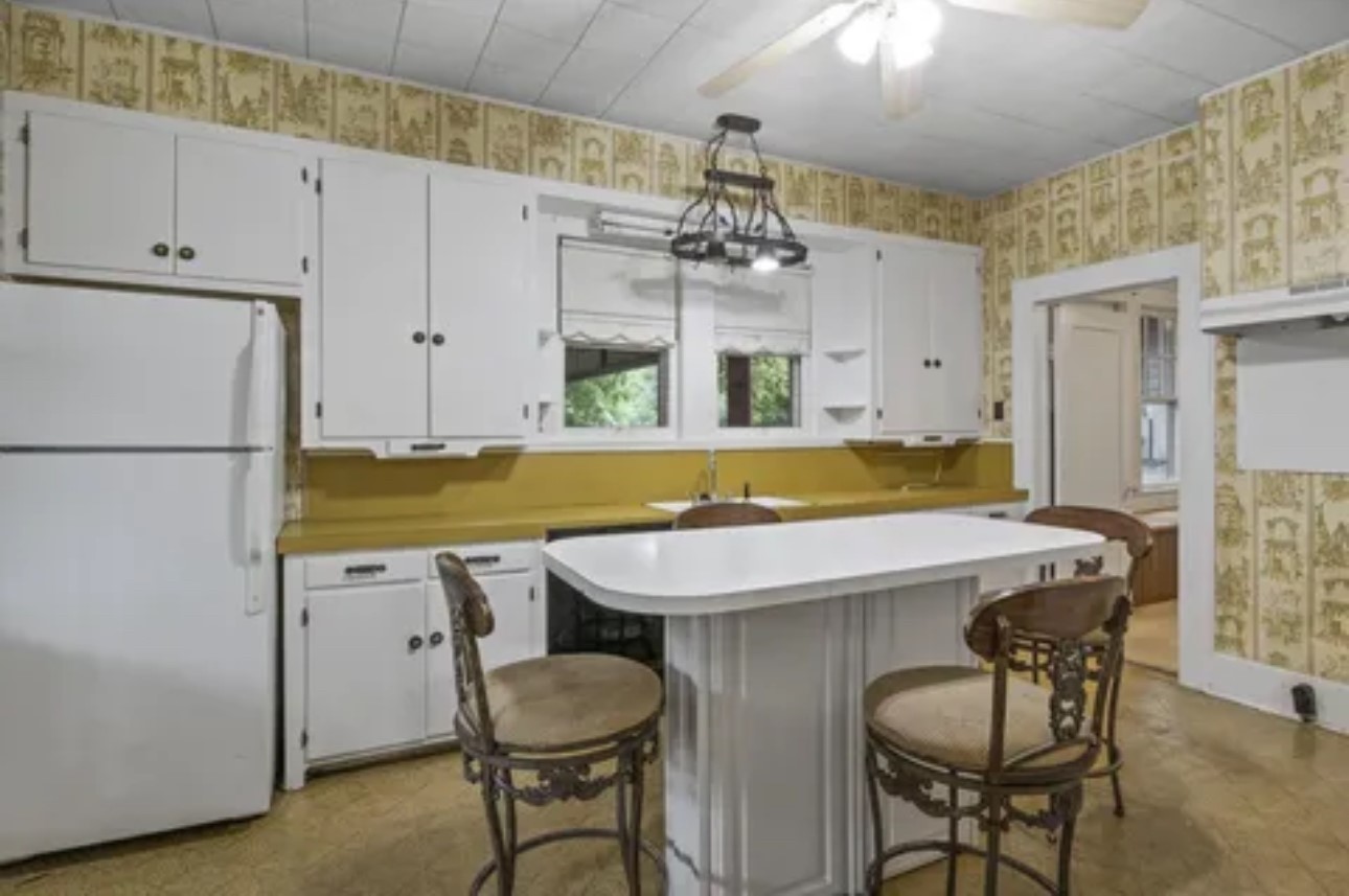 304 Daingerfield Street Naples TX 75568