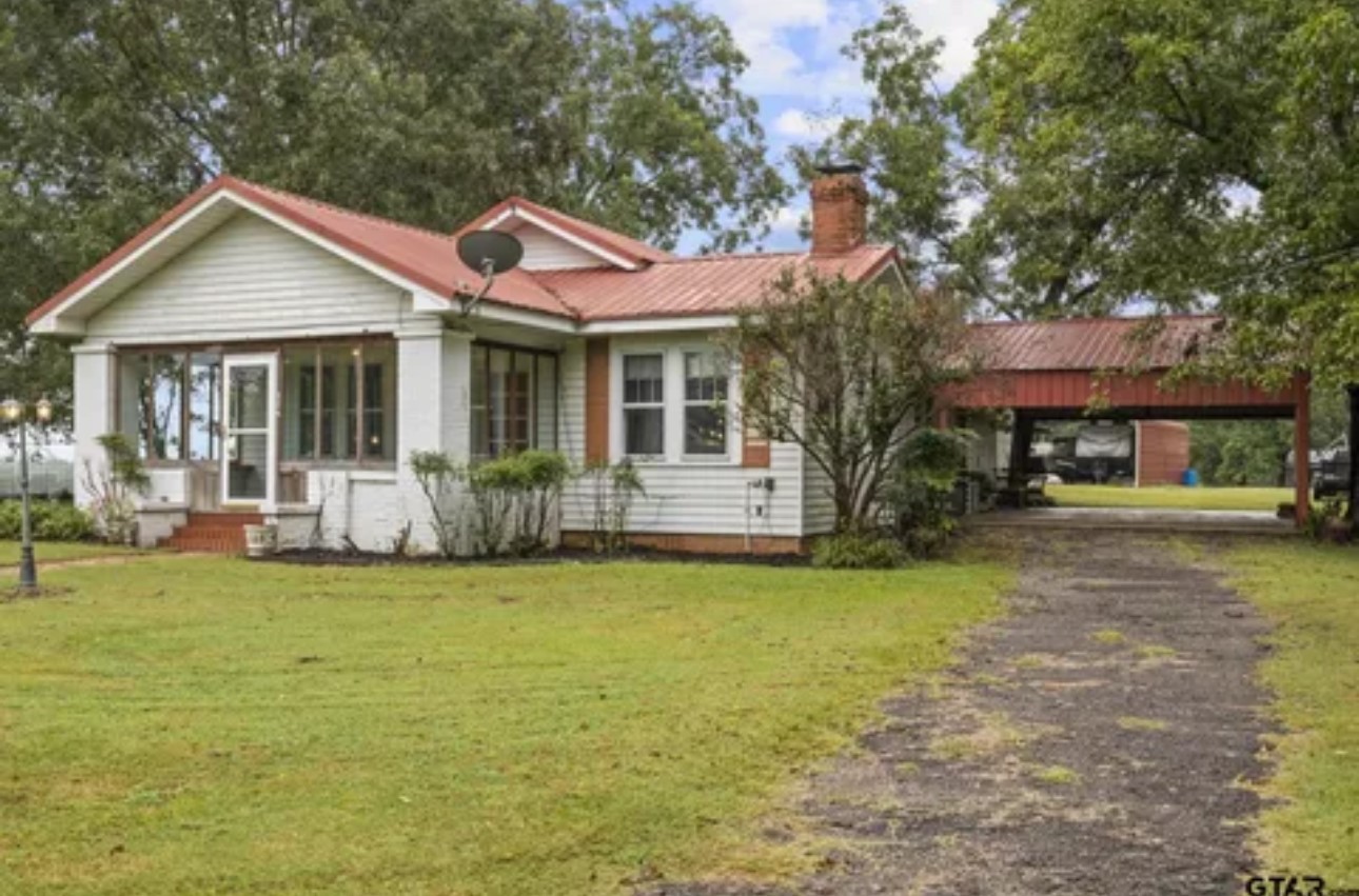 304 Daingerfield Street Naples TX 75568