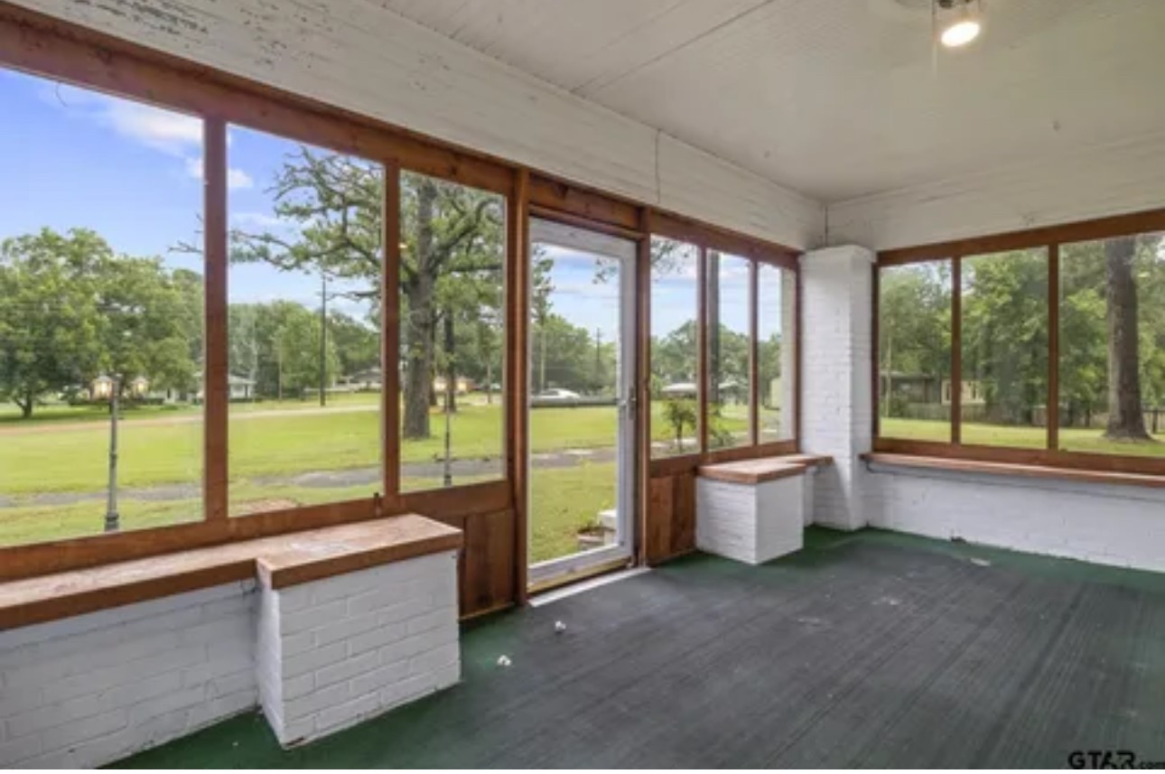 304 Daingerfield Street Naples TX 75568