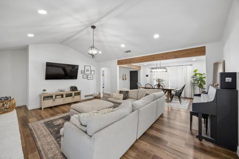 812 Prestwick Street Bedford TX 76022