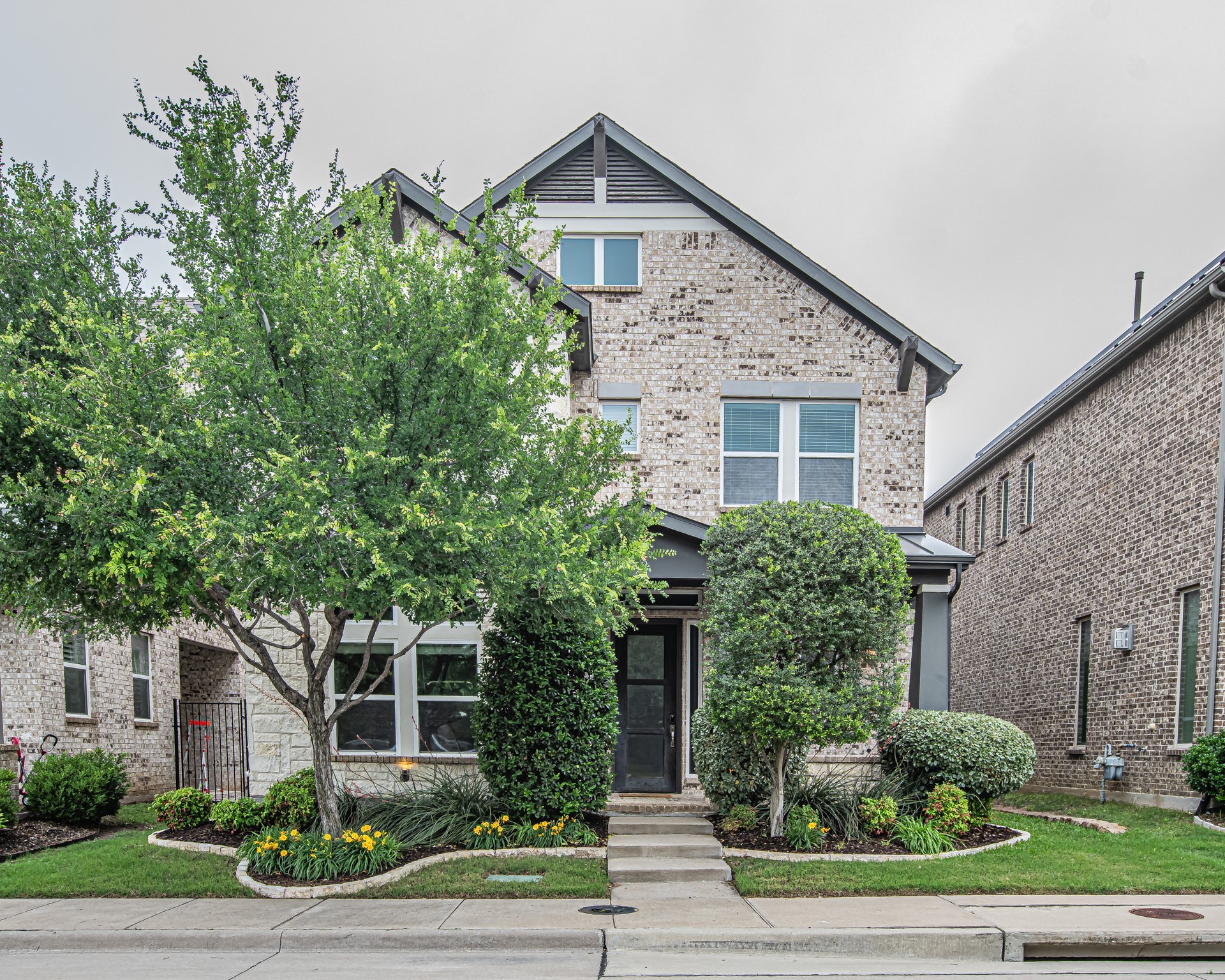8071 Sunflower Lane Dallas TX 75252