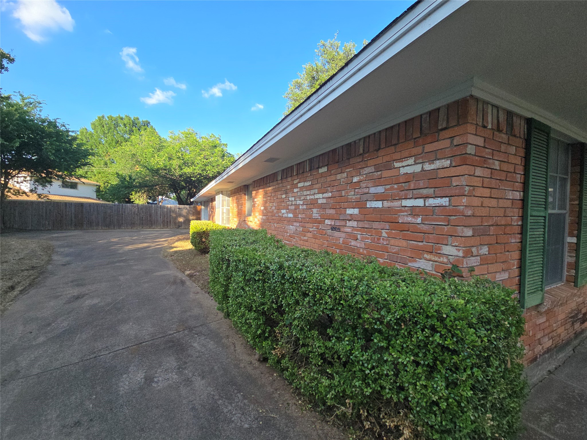 905 Glen Vista Drive N Irving TX 75061