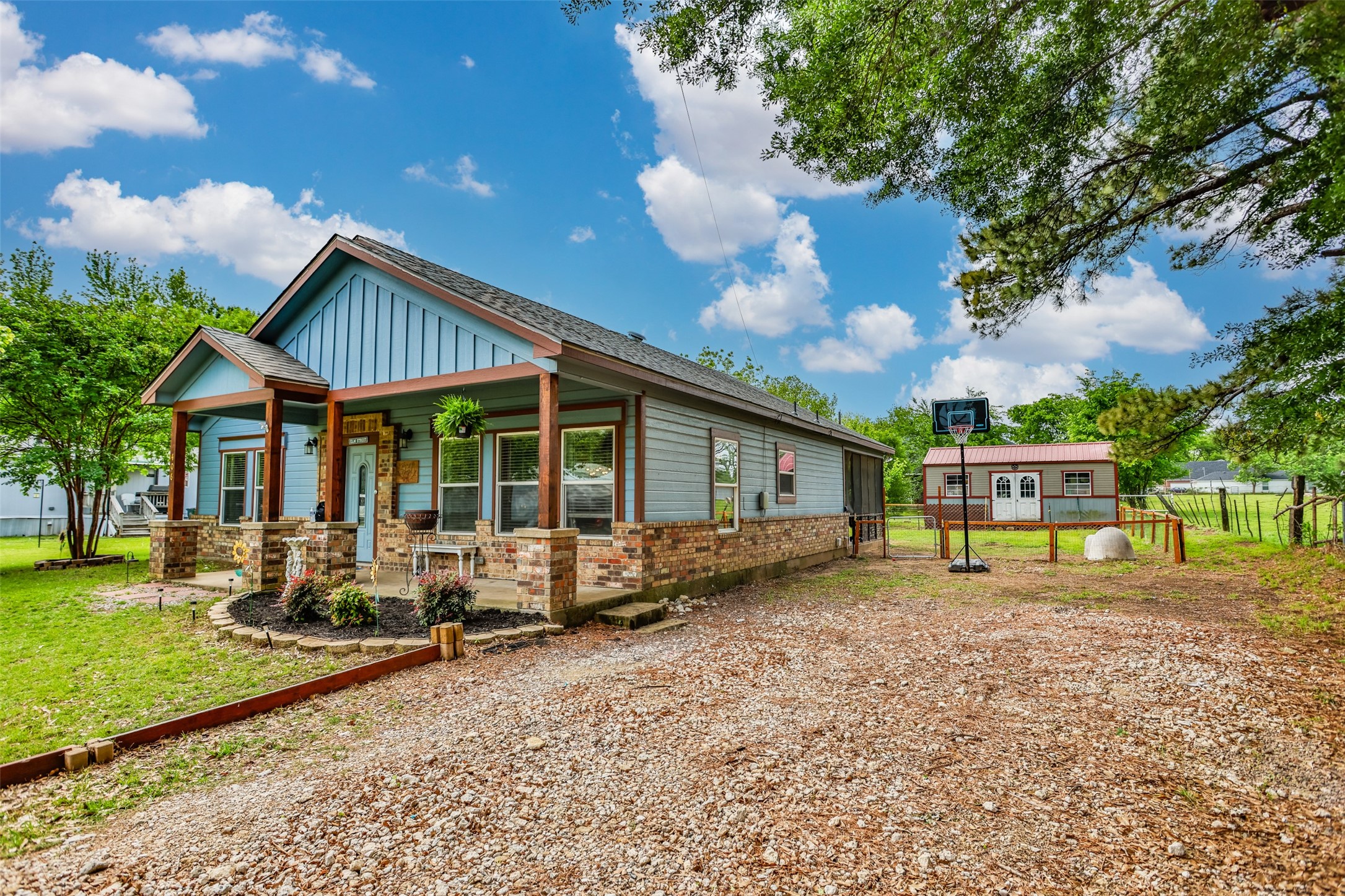 406 W Elm Street Collinsville TX 76233