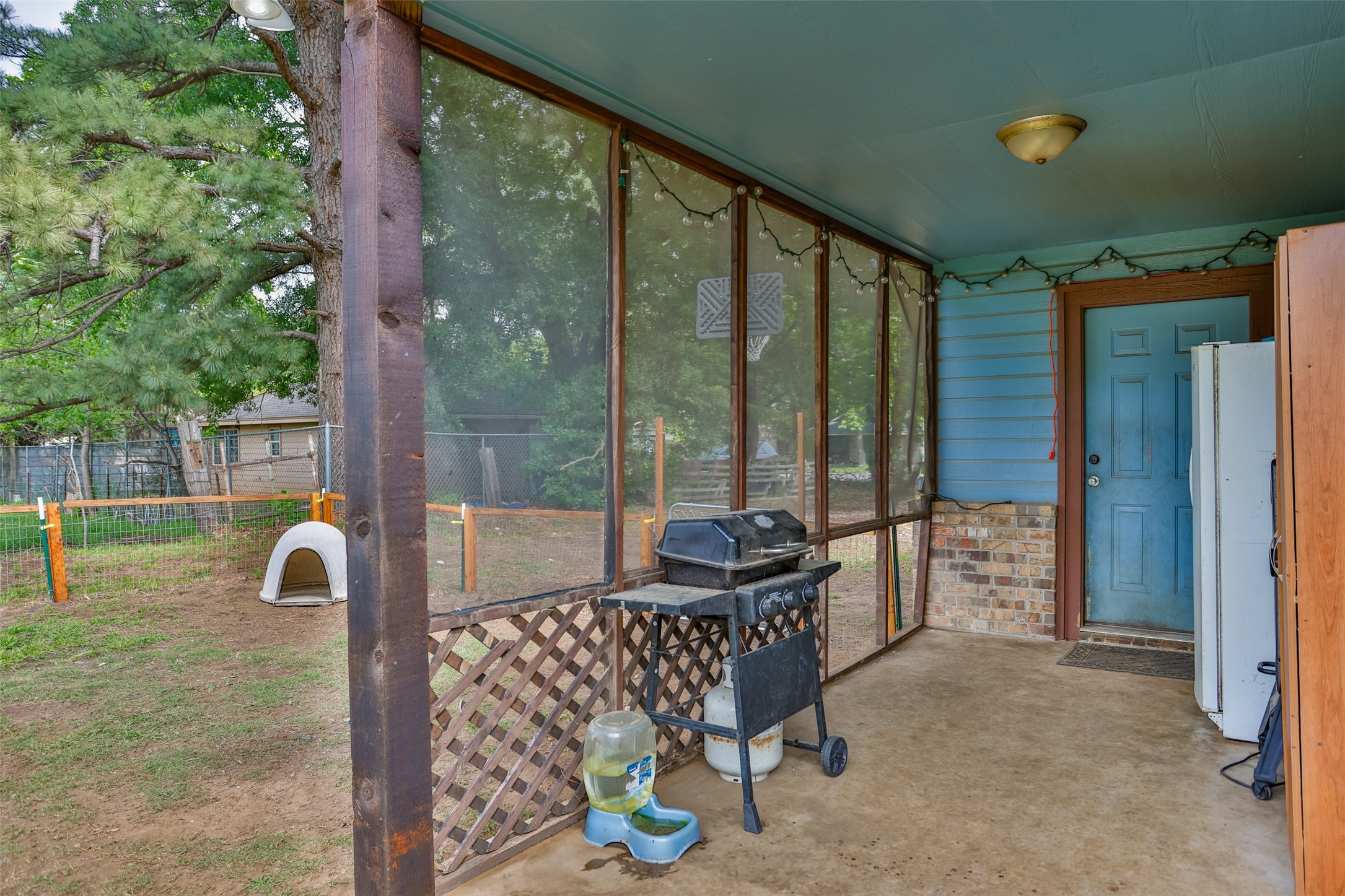 406 W Elm Street Collinsville TX 76233
