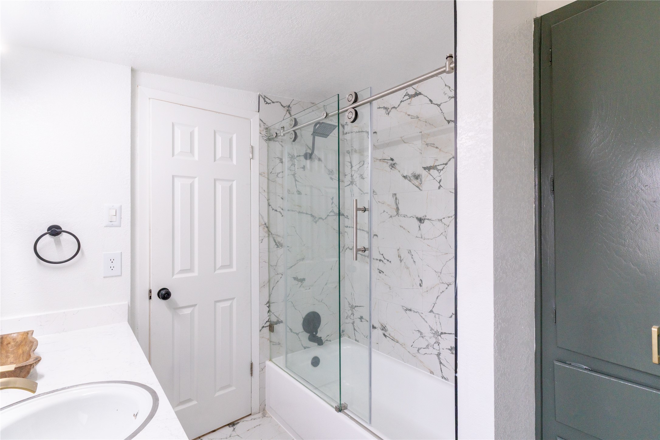 221 S Bernice Drive Garland TX 75042