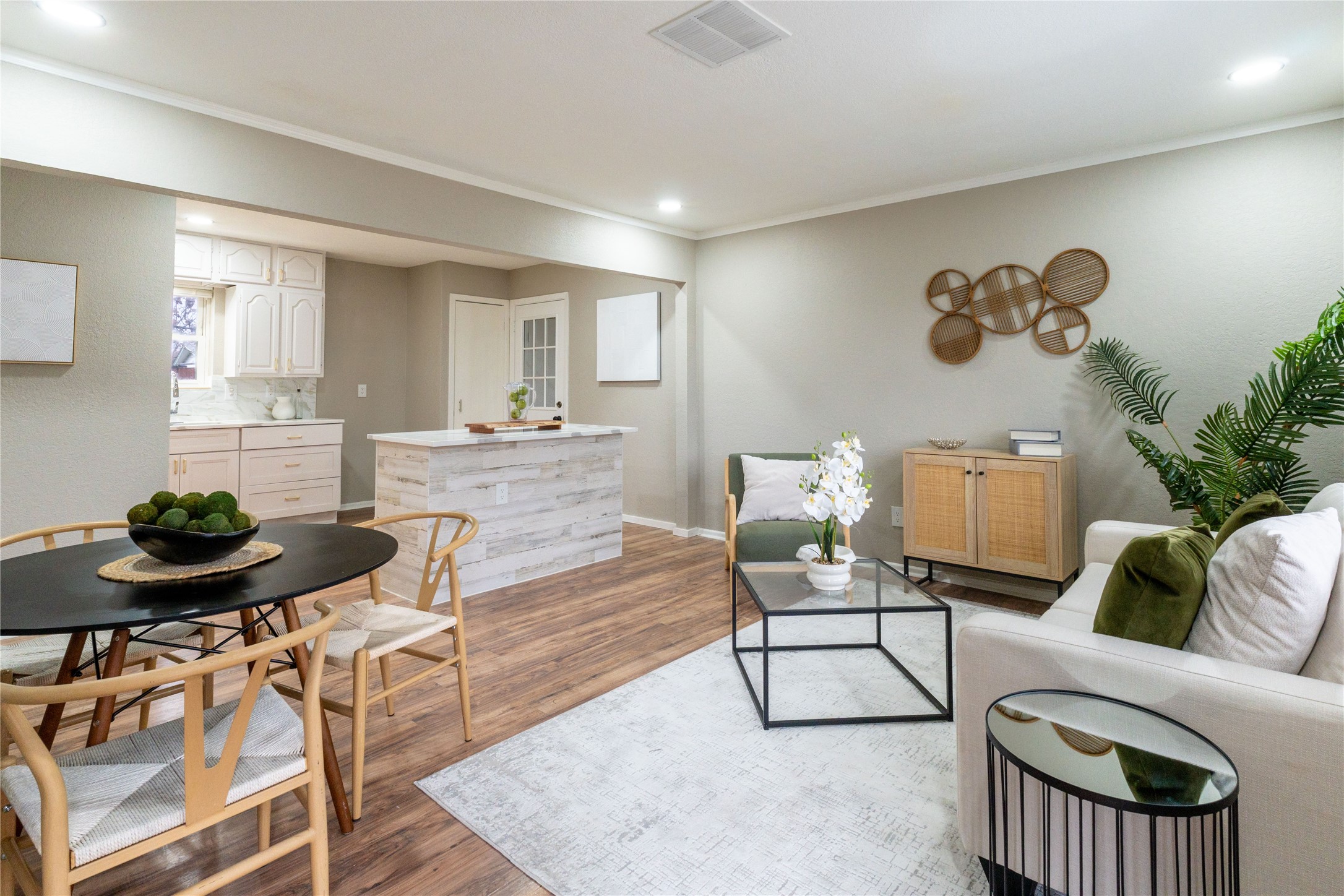 221 S Bernice Drive Garland TX 75042