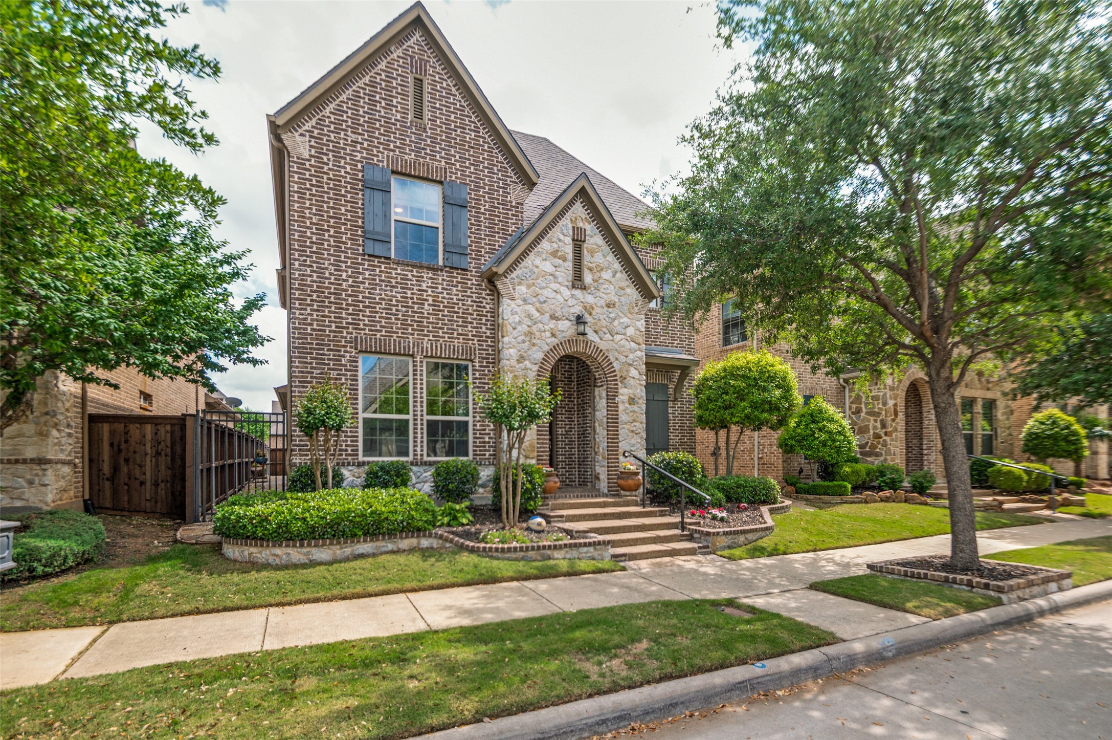 1012 Ivy Charm Way Arlington TX 76005