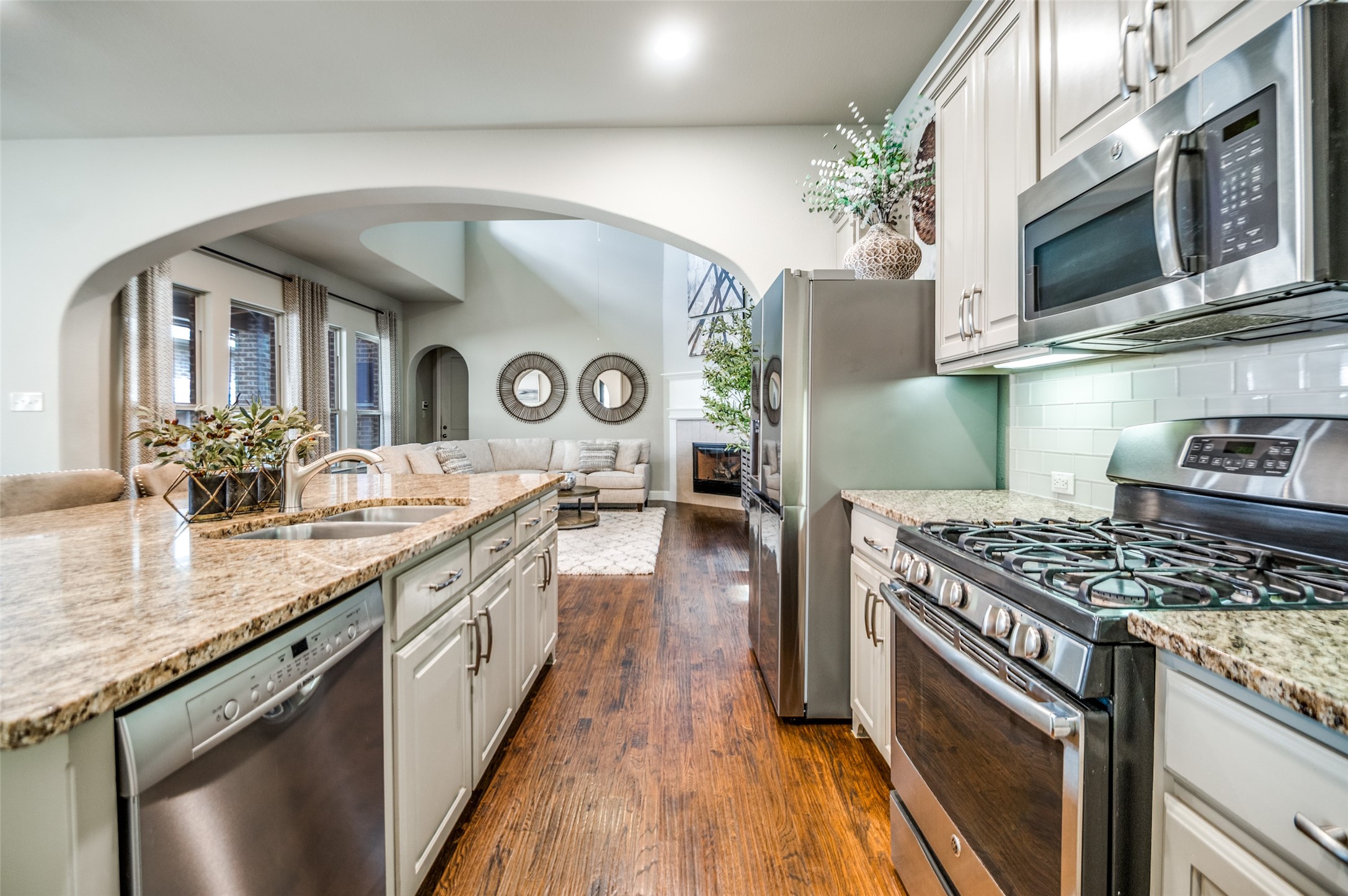 1012 Ivy Charm Way Arlington TX 76005
