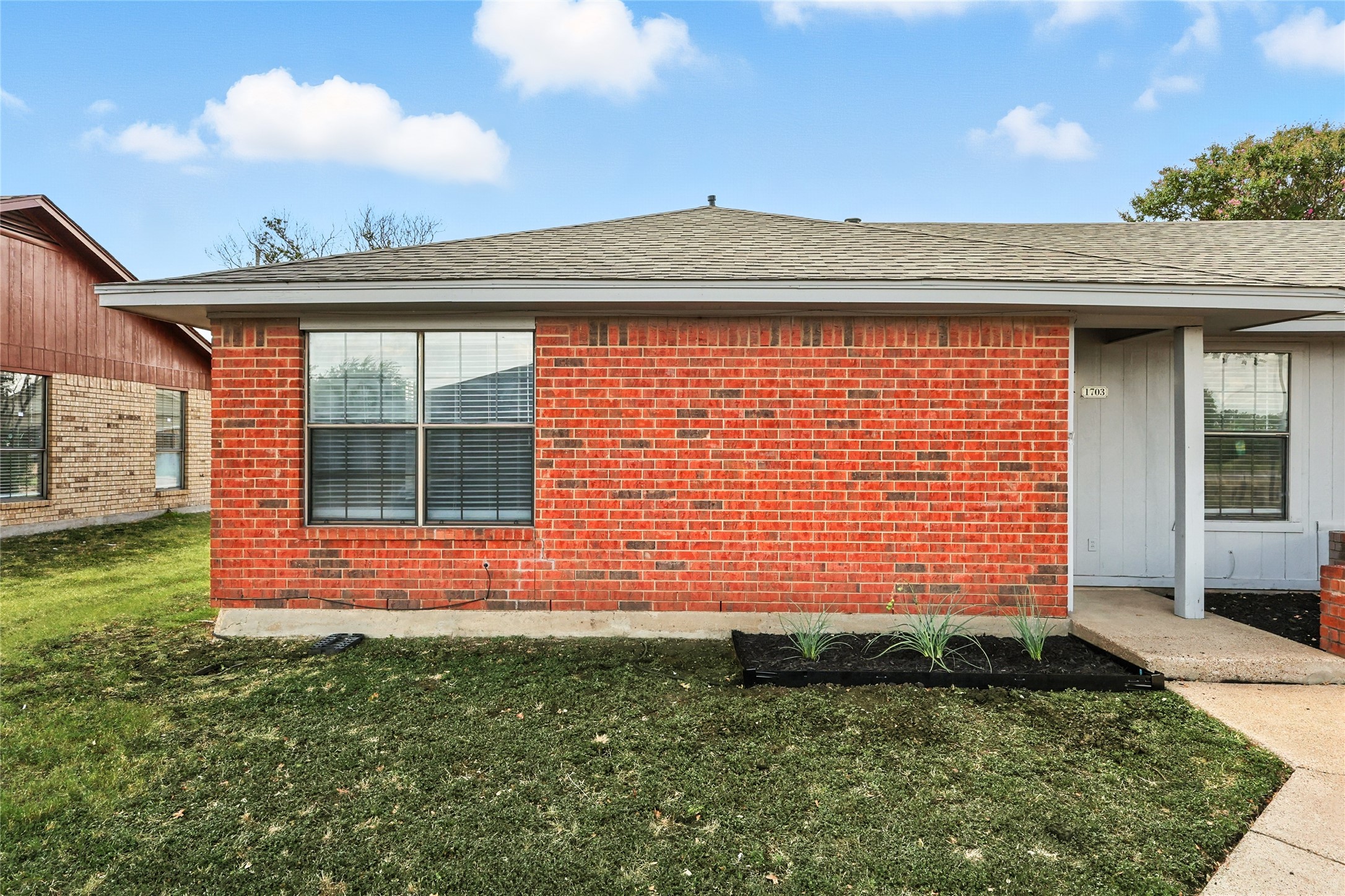 1703 Creekview Drive Glenn Heights TX 75154