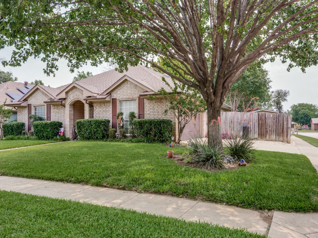 149 Roberts Drive Saginaw TX 76179