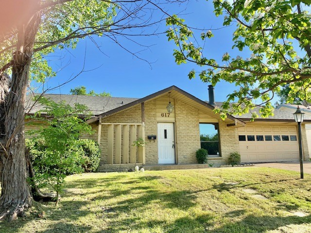 617 Kingston Drive Grand Prairie TX 75051