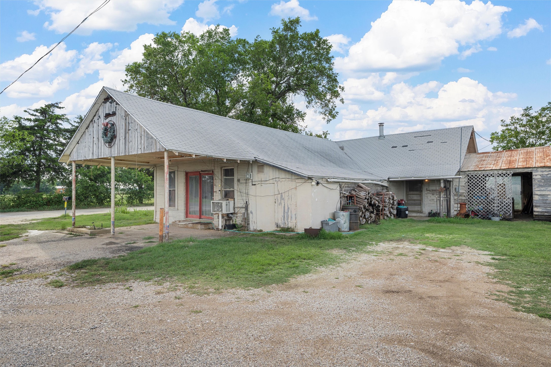 1476 Fm 219 Clifton TX 76634