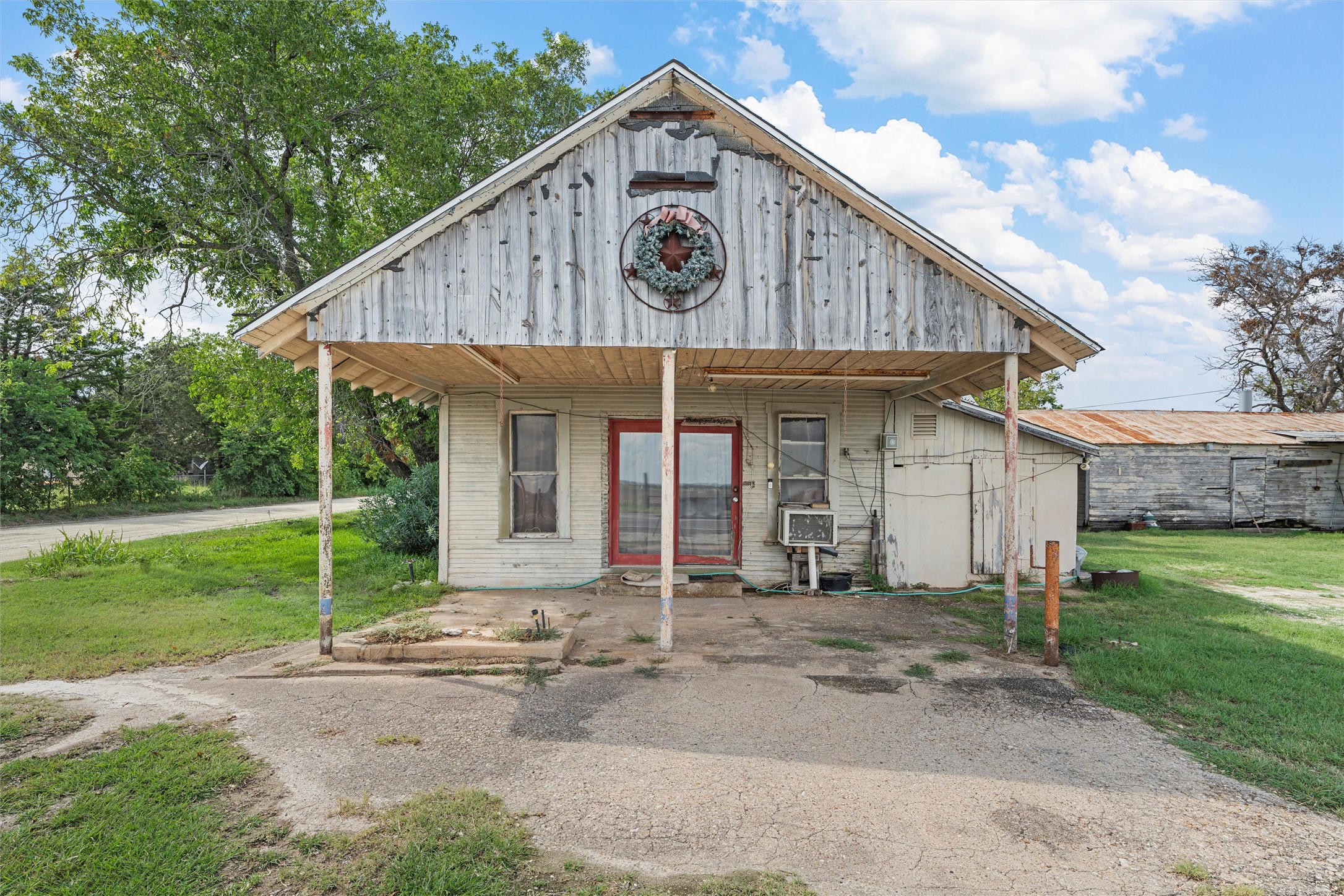 1476 Fm 219 Clifton TX 76634
