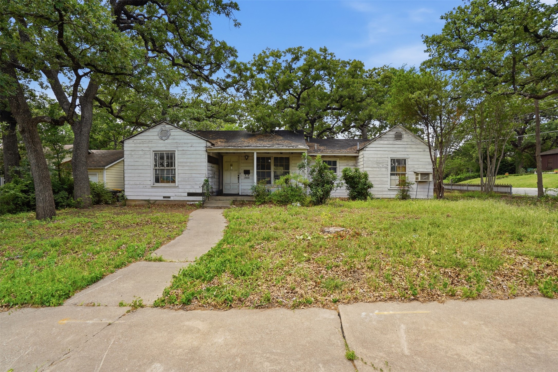 2900 Hunter Street Fort Worth TX 76112