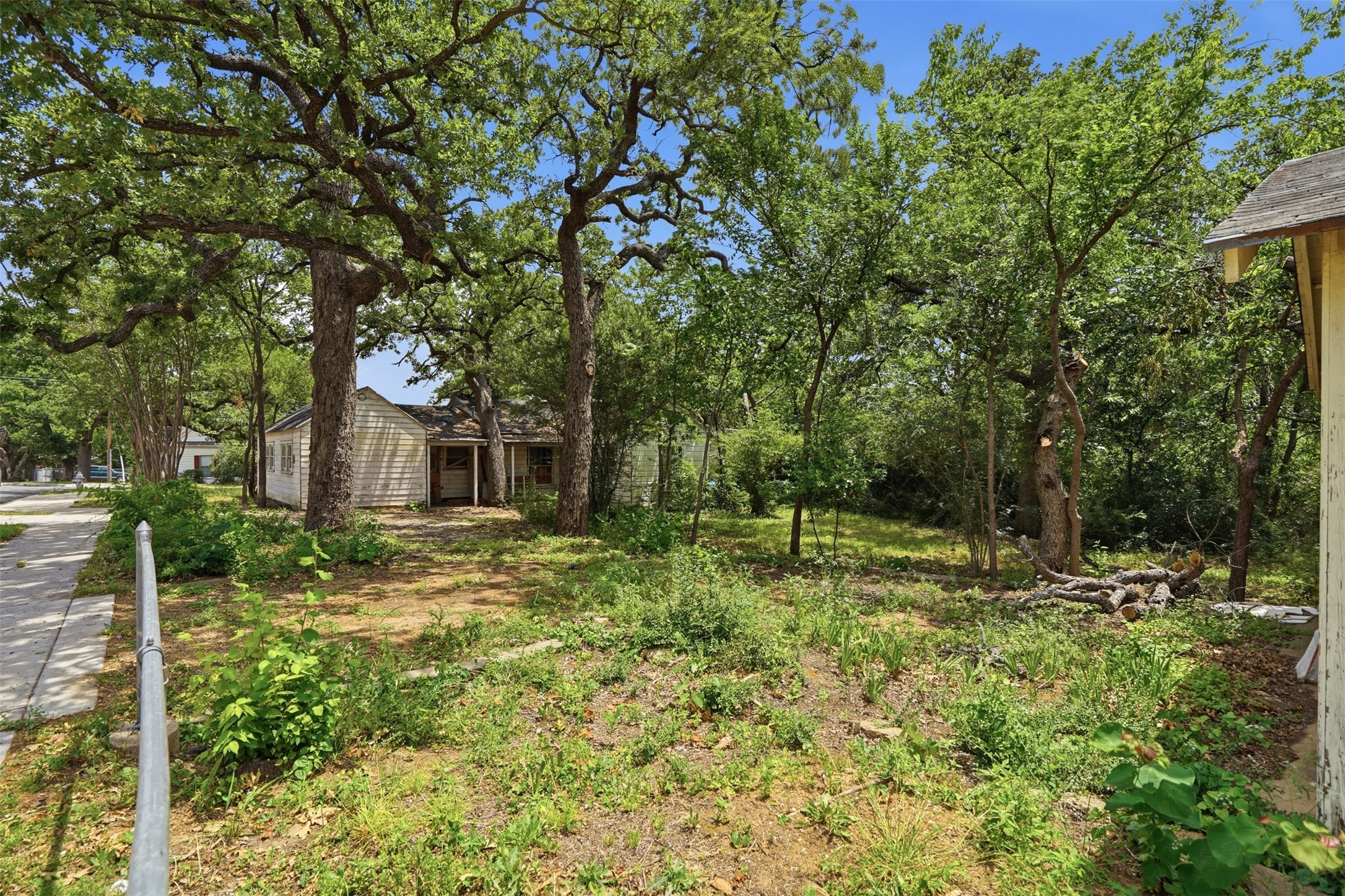 2900 Hunter Street Fort Worth TX 76112