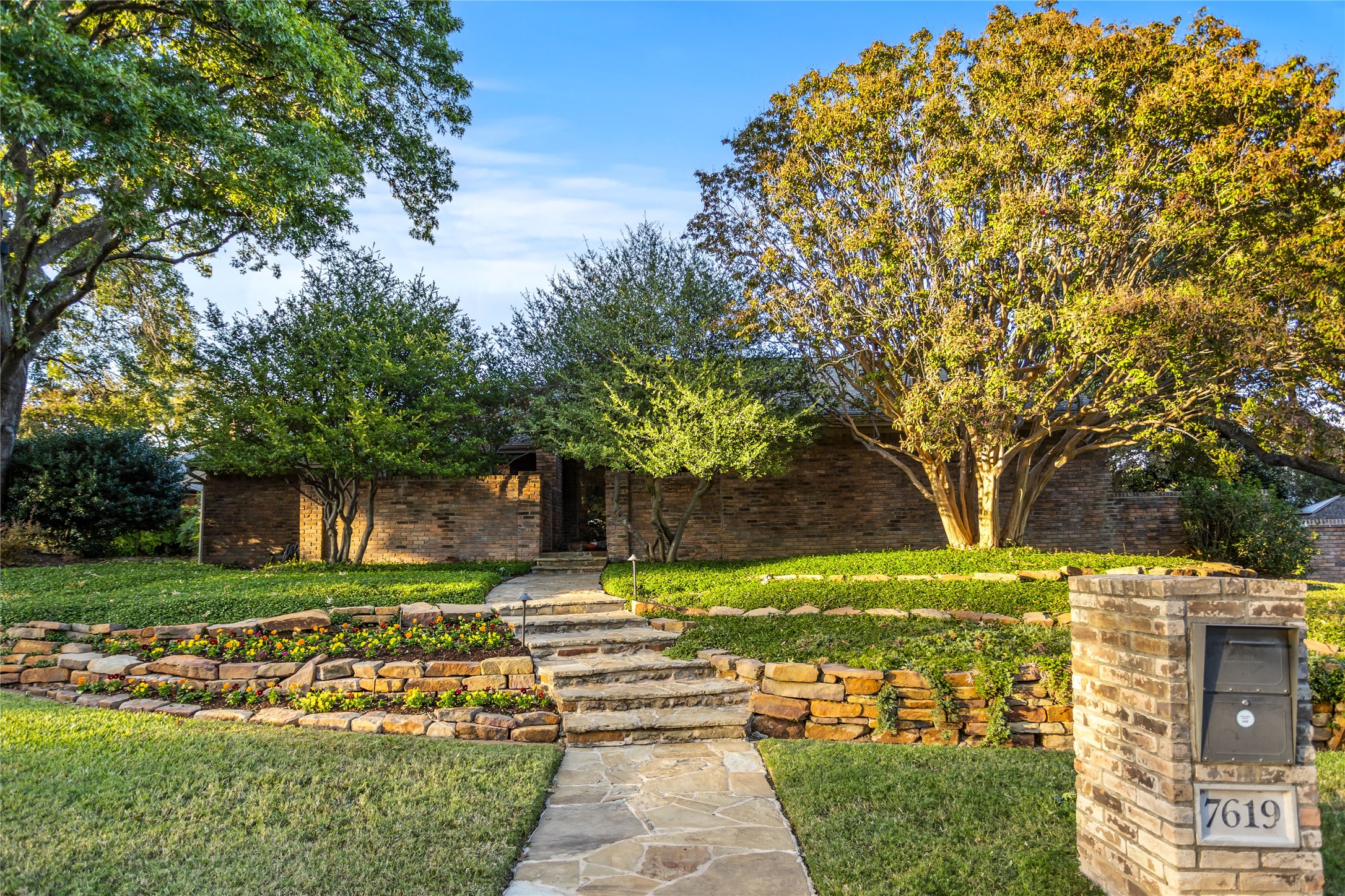 7619 Queens Ferry Lane Dallas TX 75248