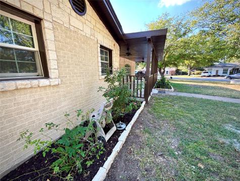 3557 Reeves North Richland Hills TX 76117