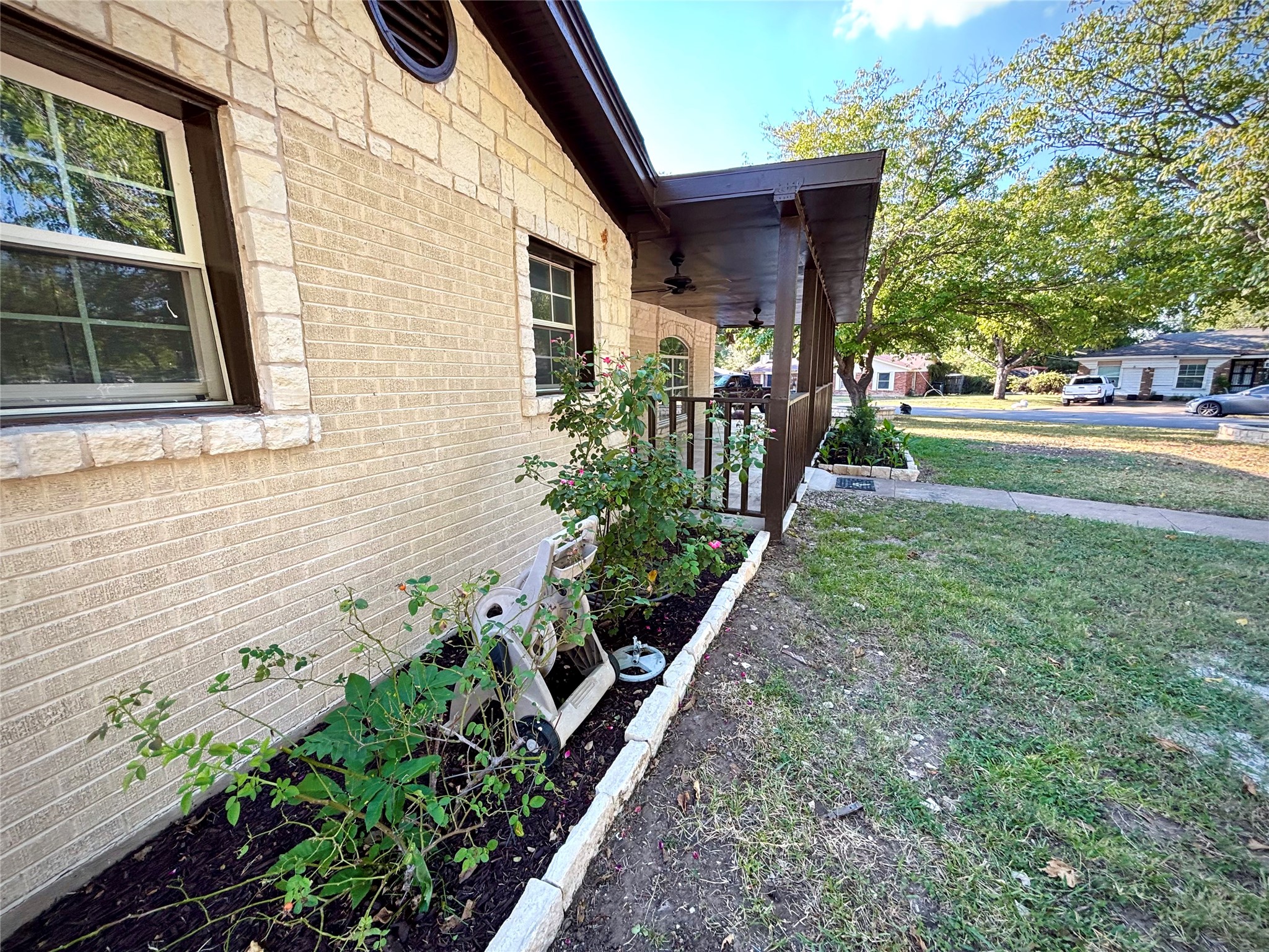 3557 Reeves North Richland Hills TX 76117