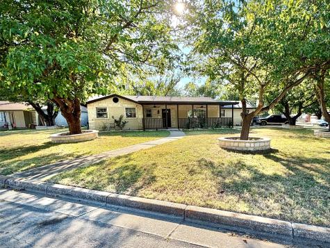 3557 Reeves North Richland Hills TX 76117