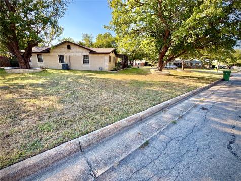 3557 Reeves North Richland Hills TX 76117