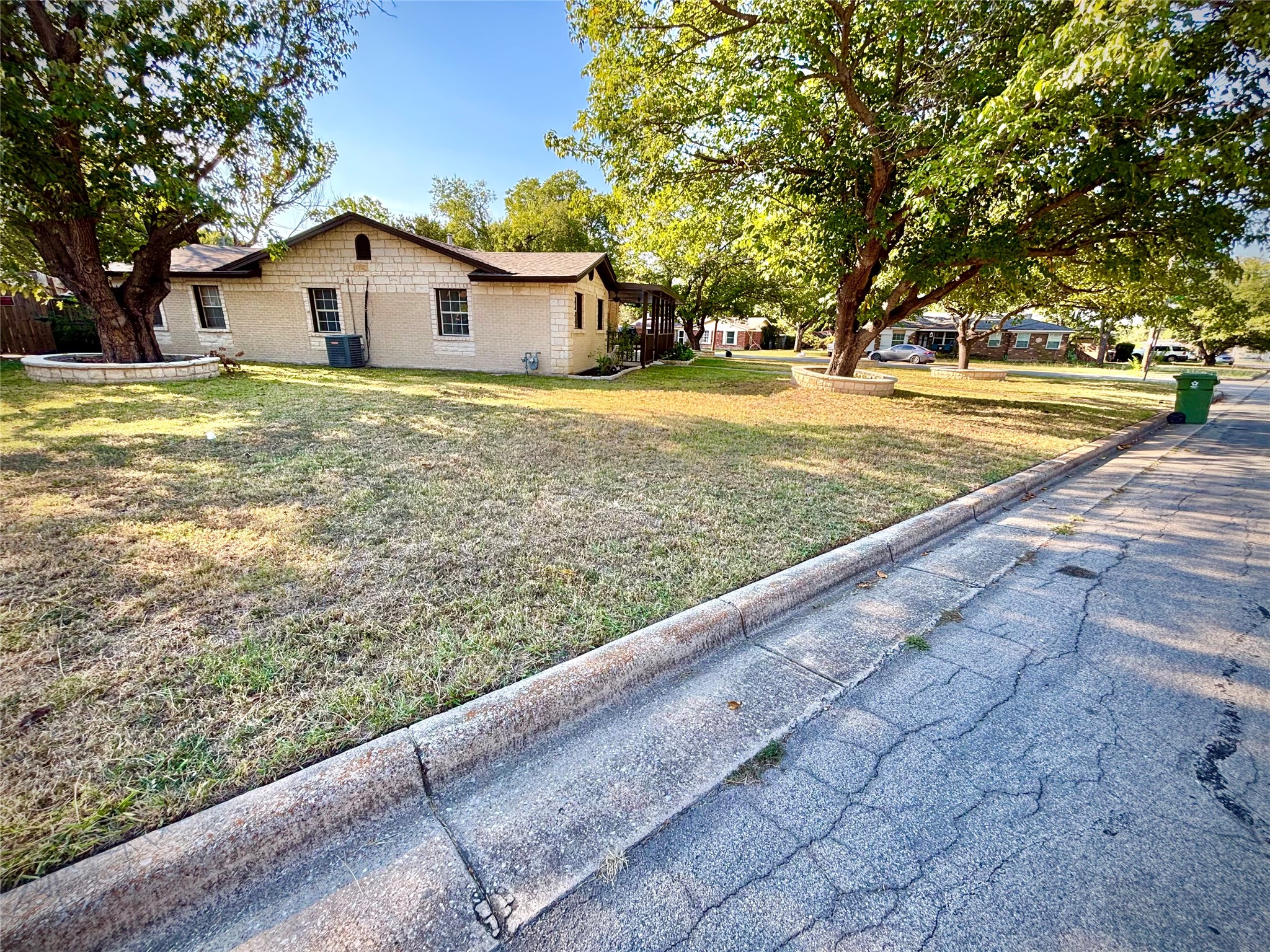 3557 Reeves North Richland Hills TX 76117