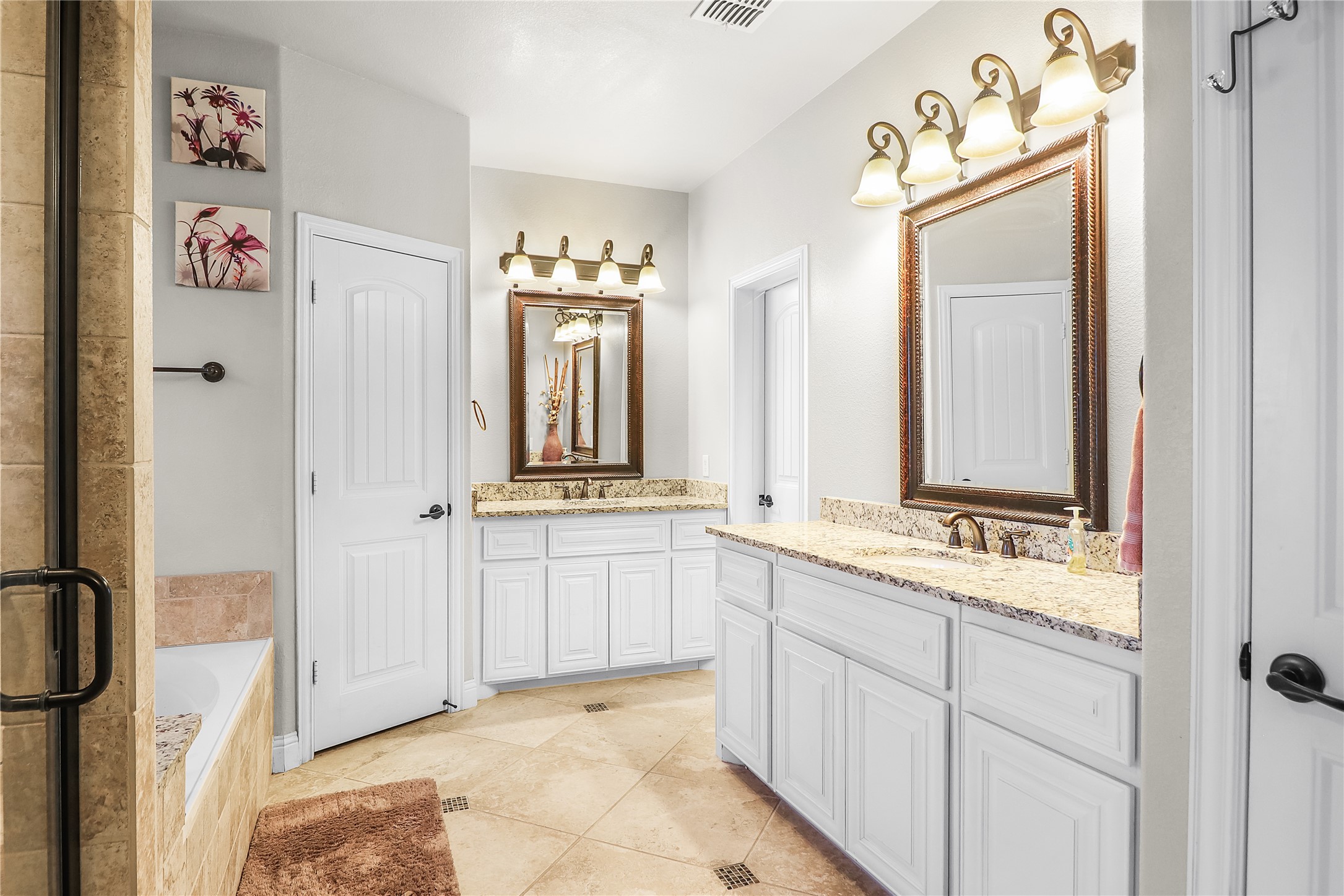 3813 S Brookridge Court Bedford TX 76021