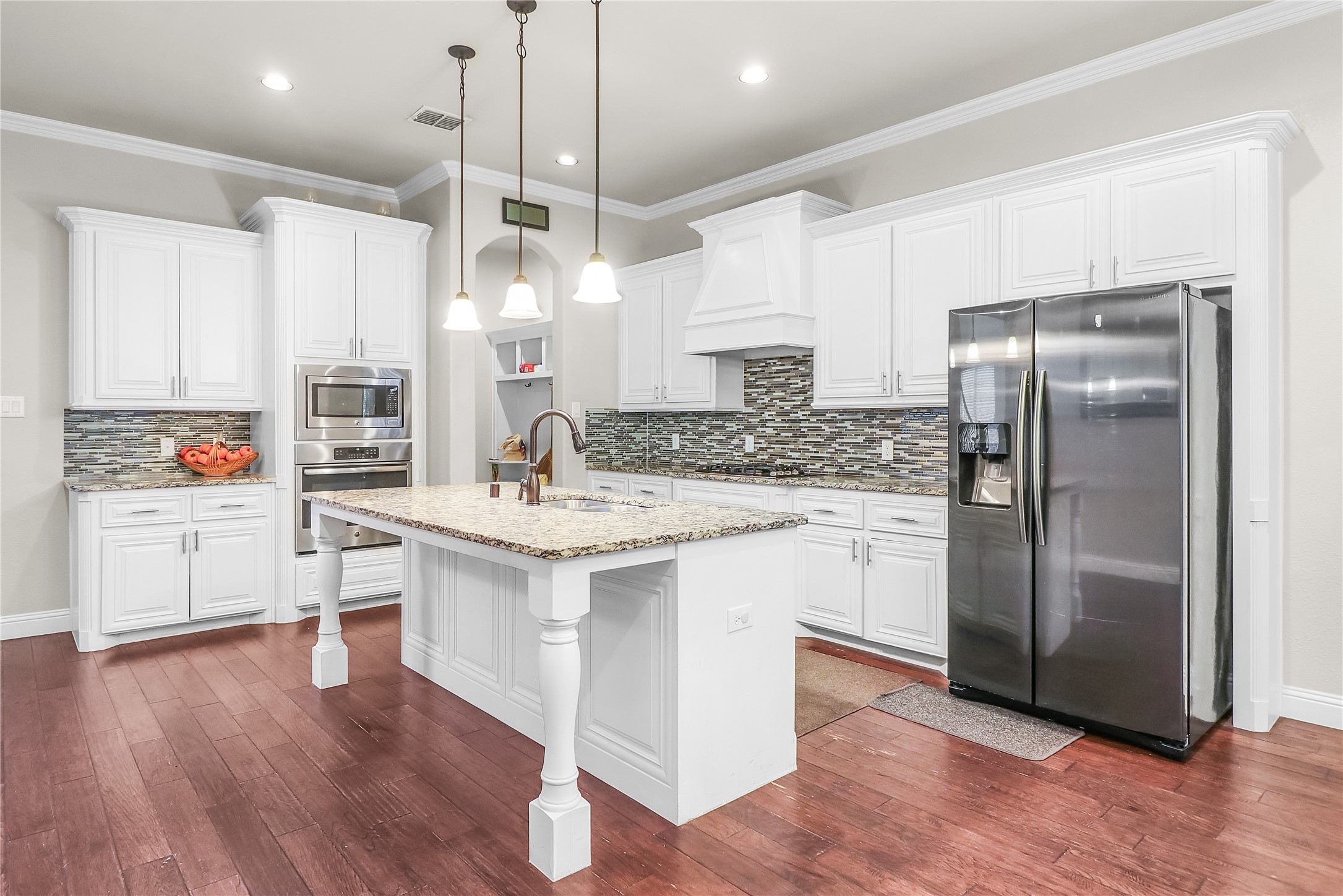3813 S Brookridge Court Bedford TX 76021