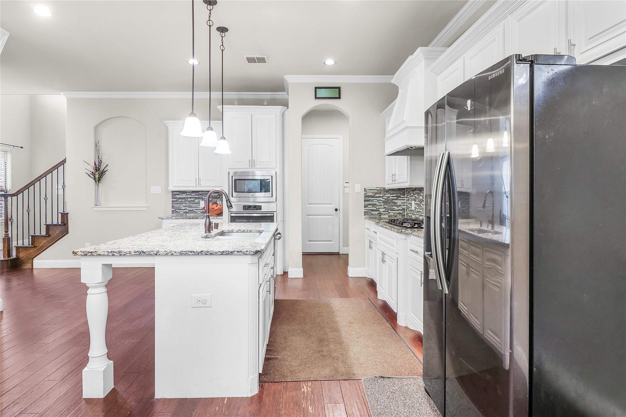3813 S Brookridge Court Bedford TX 76021
