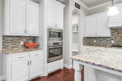 3813 S Brookridge Court Bedford TX 76021