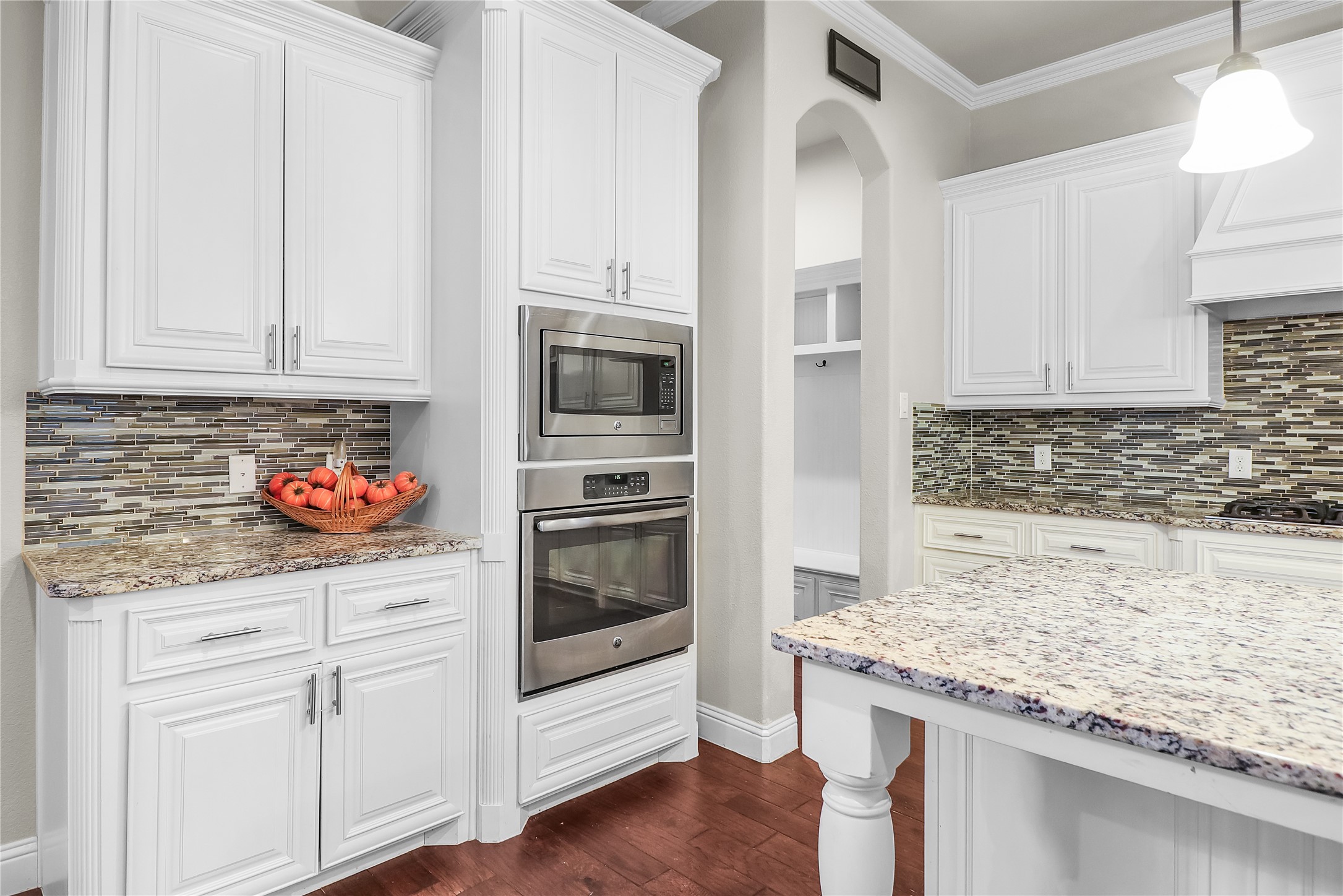 3813 S Brookridge Court Bedford TX 76021