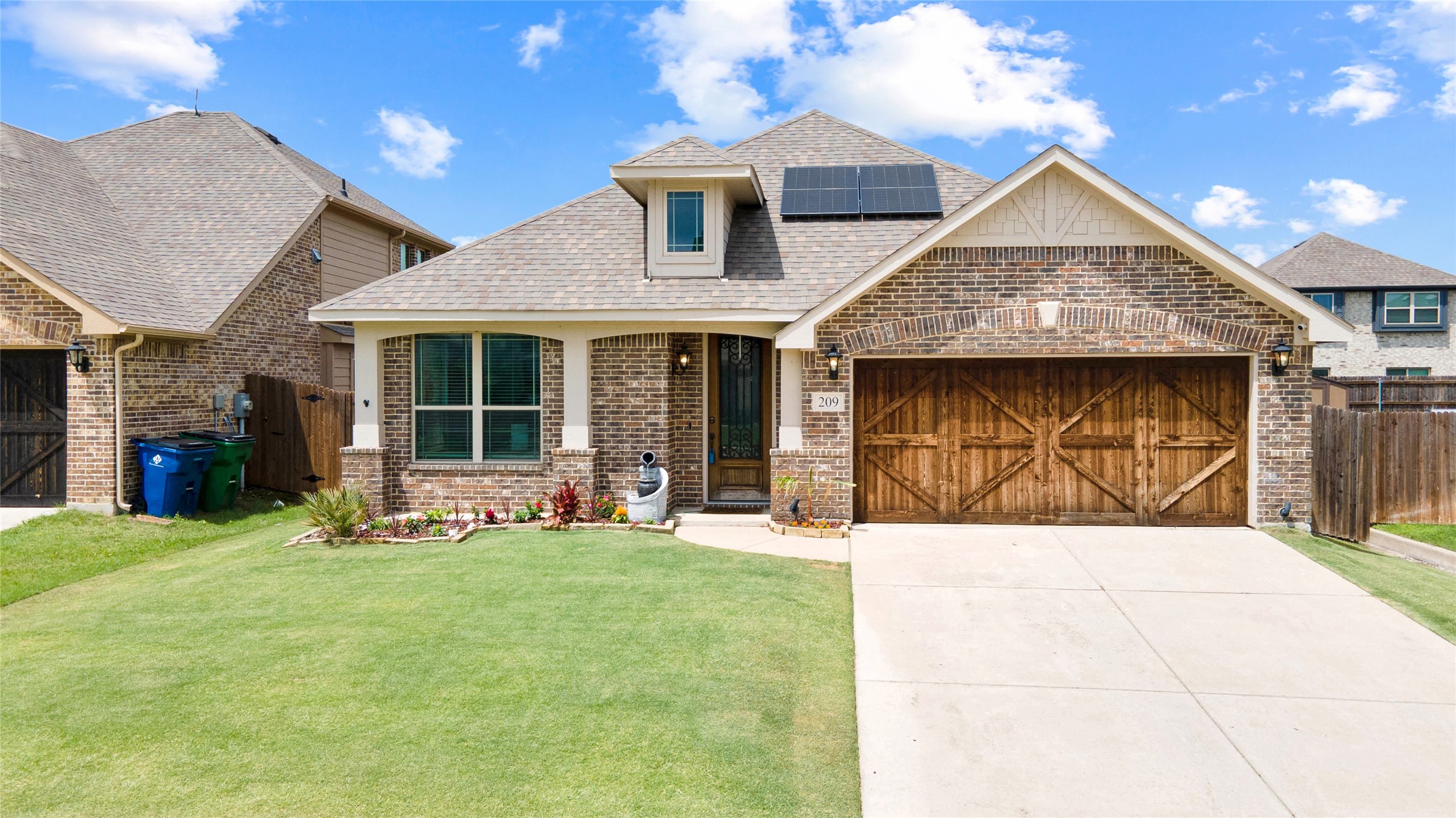 209 Arborside Drive Waxahachie TX 75165