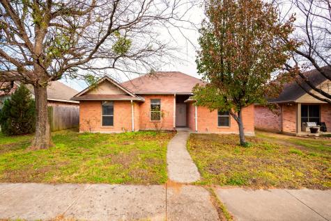 1004 S Dallas Street Ennis TX 75119