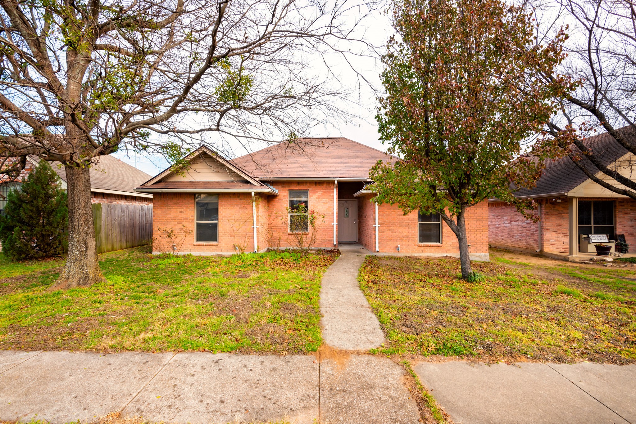 1004 S Dallas Street Ennis TX 75119