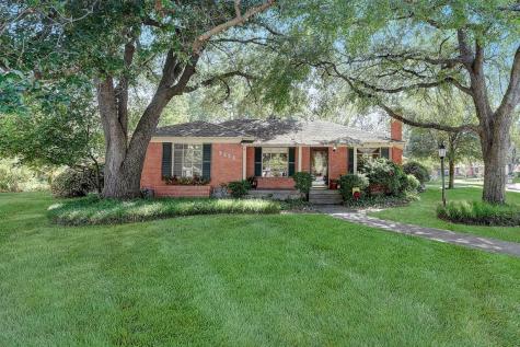 9838 Carnegie Drive Dallas TX 75228