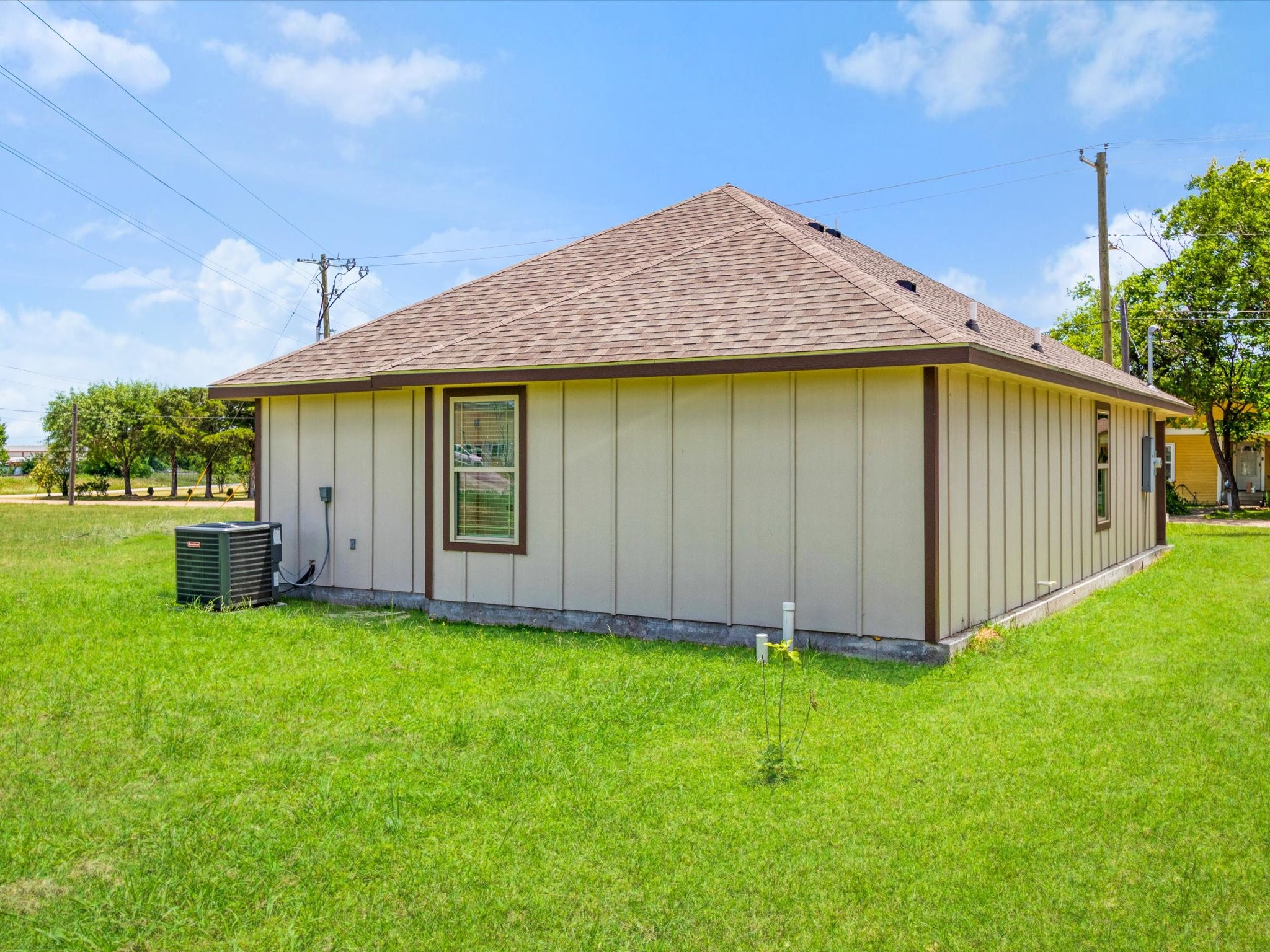308 Avenue A Ennis TX 75119