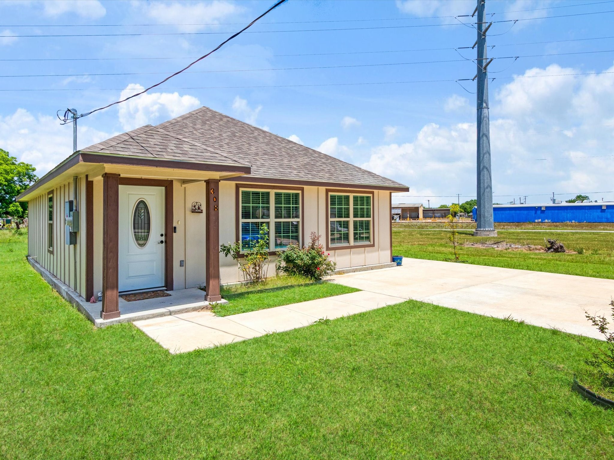 308 Avenue A Ennis TX 75119