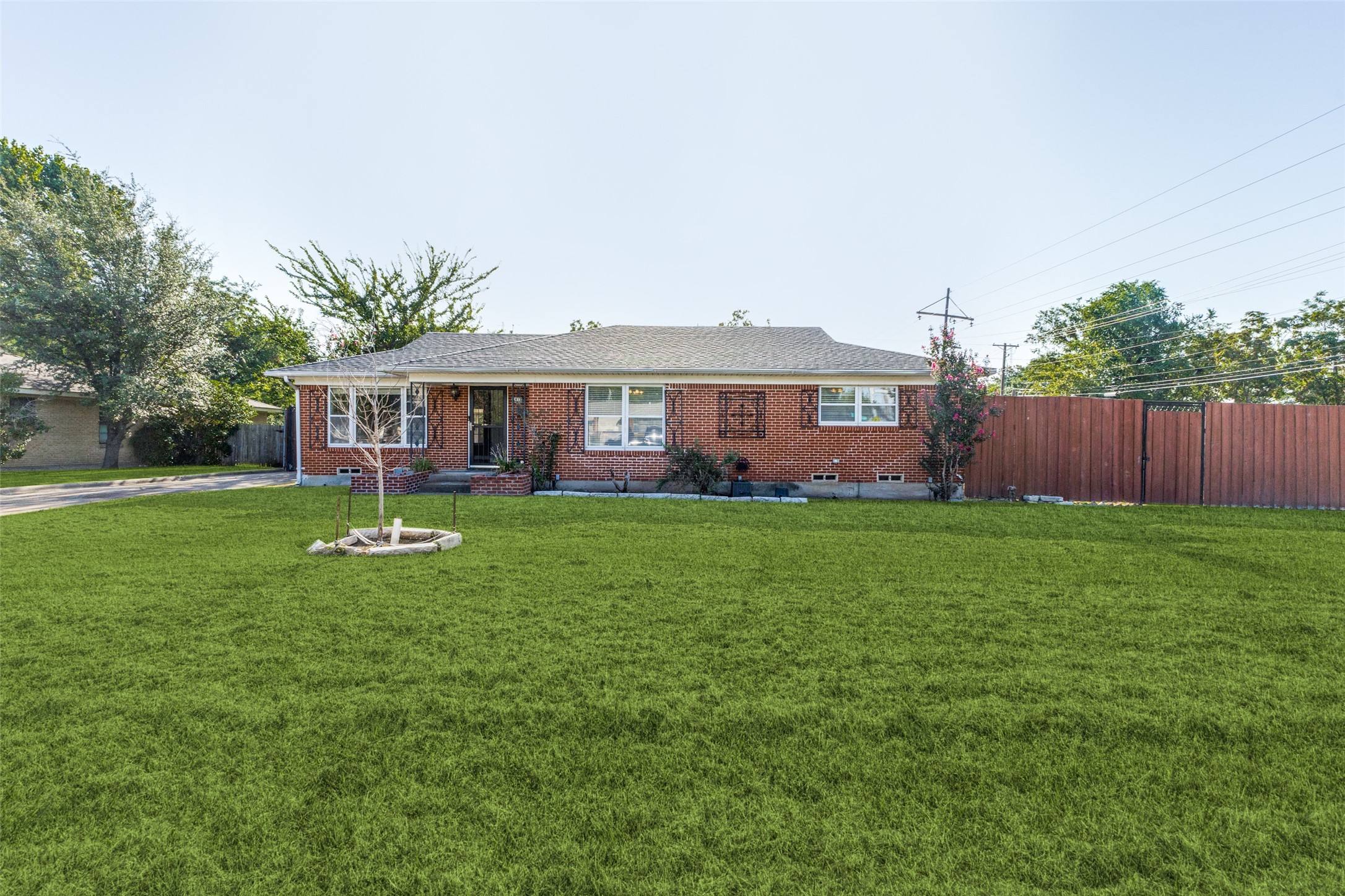 1916 Melody Lane Garland TX 75042