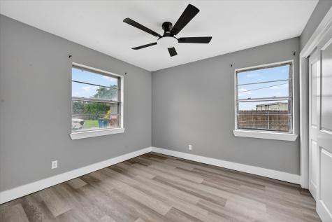 1220 Mckinney Street Van Alstyne TX 75495