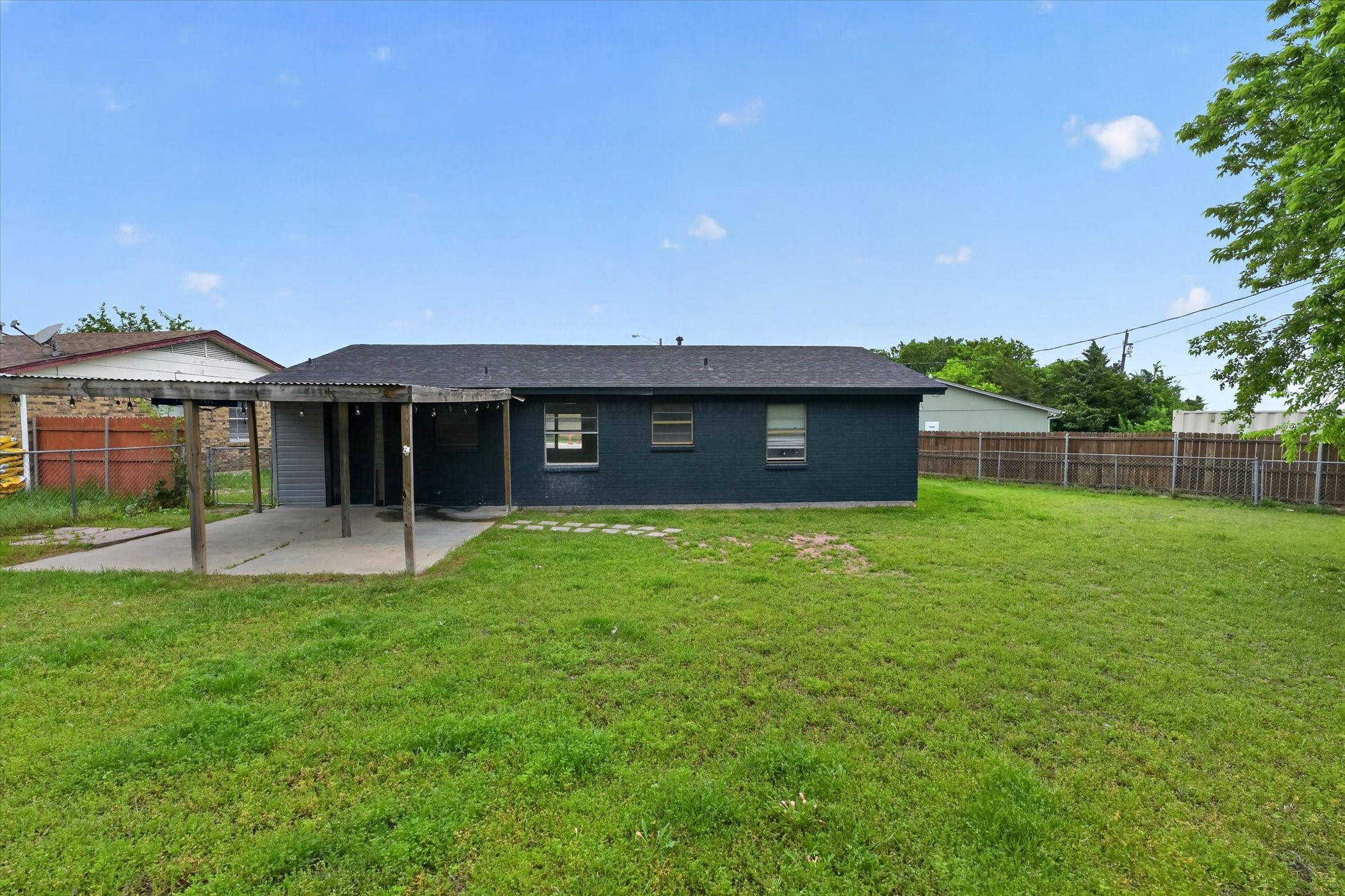 1220 Mckinney Street Van Alstyne TX 75495