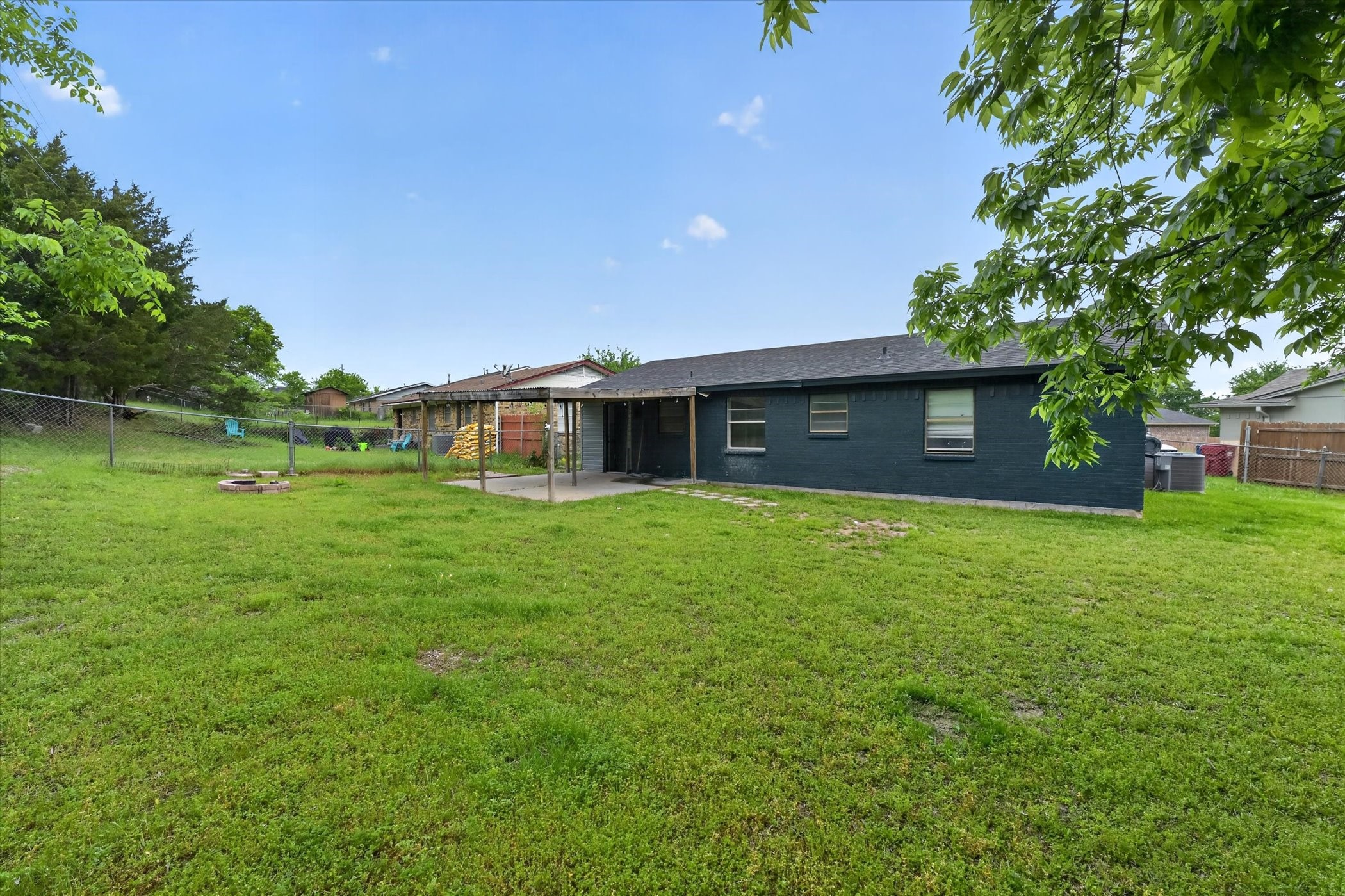 1220 Mckinney Street Van Alstyne TX 75495