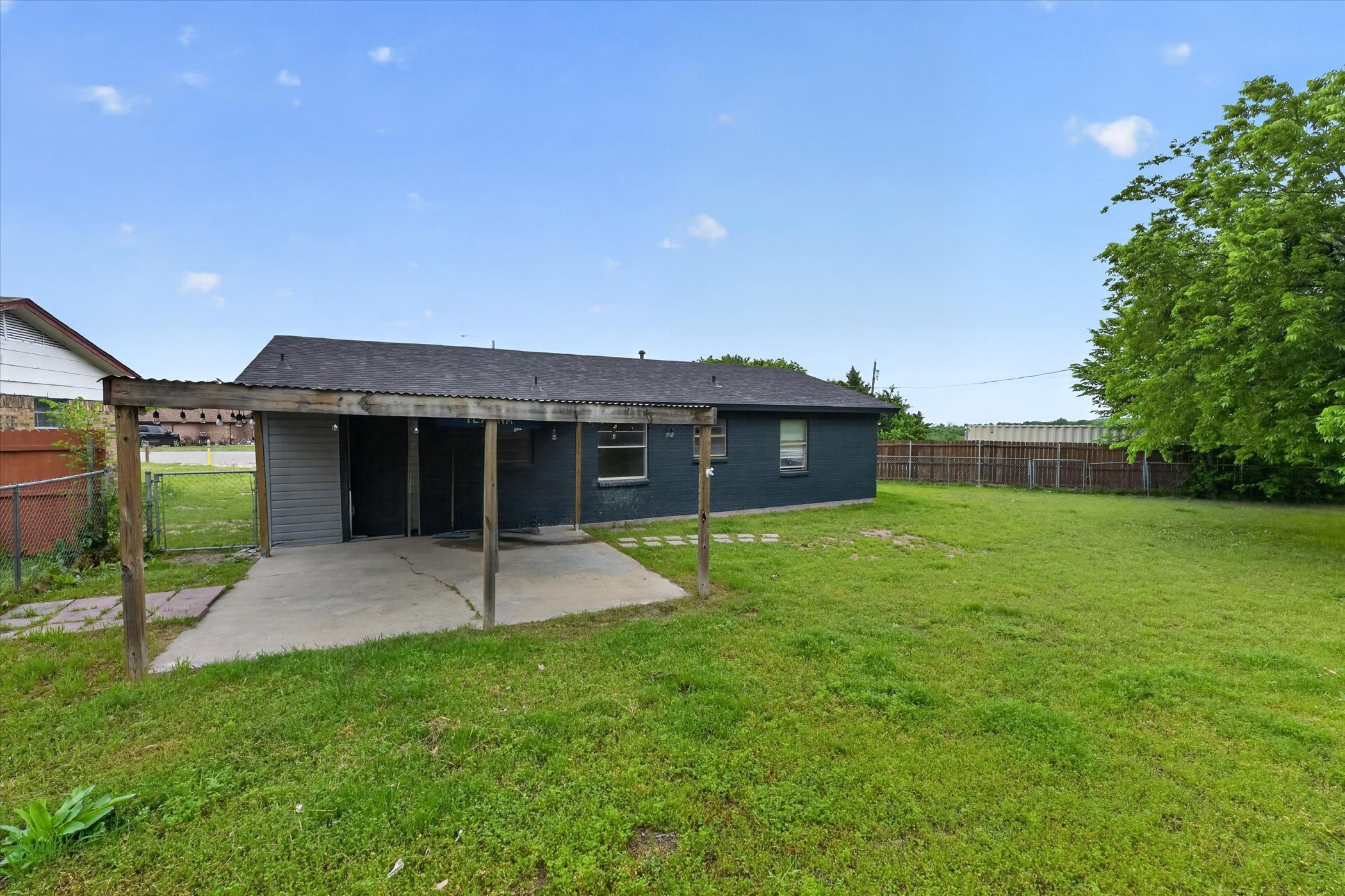 1220 Mckinney Street Van Alstyne TX 75495