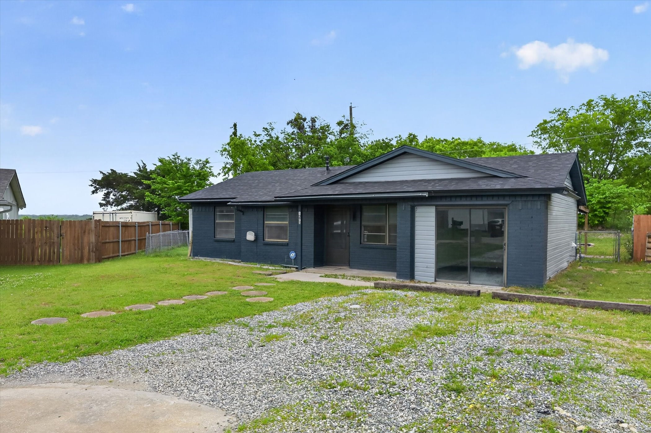 1220 Mckinney Street Van Alstyne TX 75495