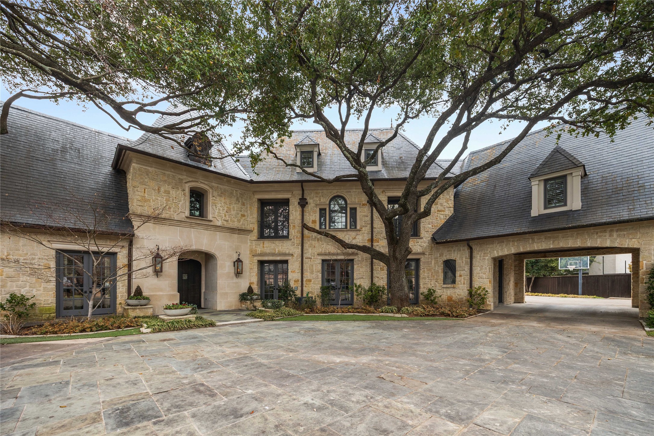 9525 Alva Court Dallas TX 75220
