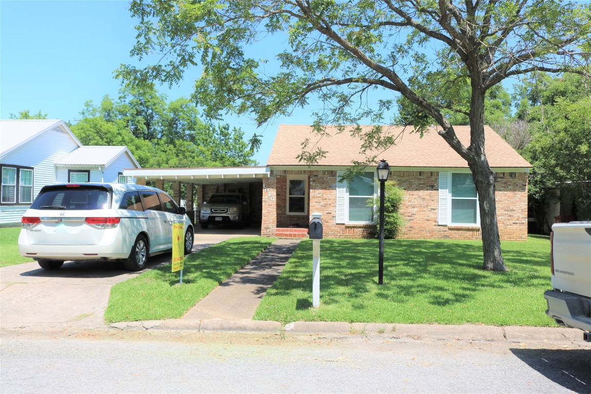 1920 Liberty Street Bonham TX 75418